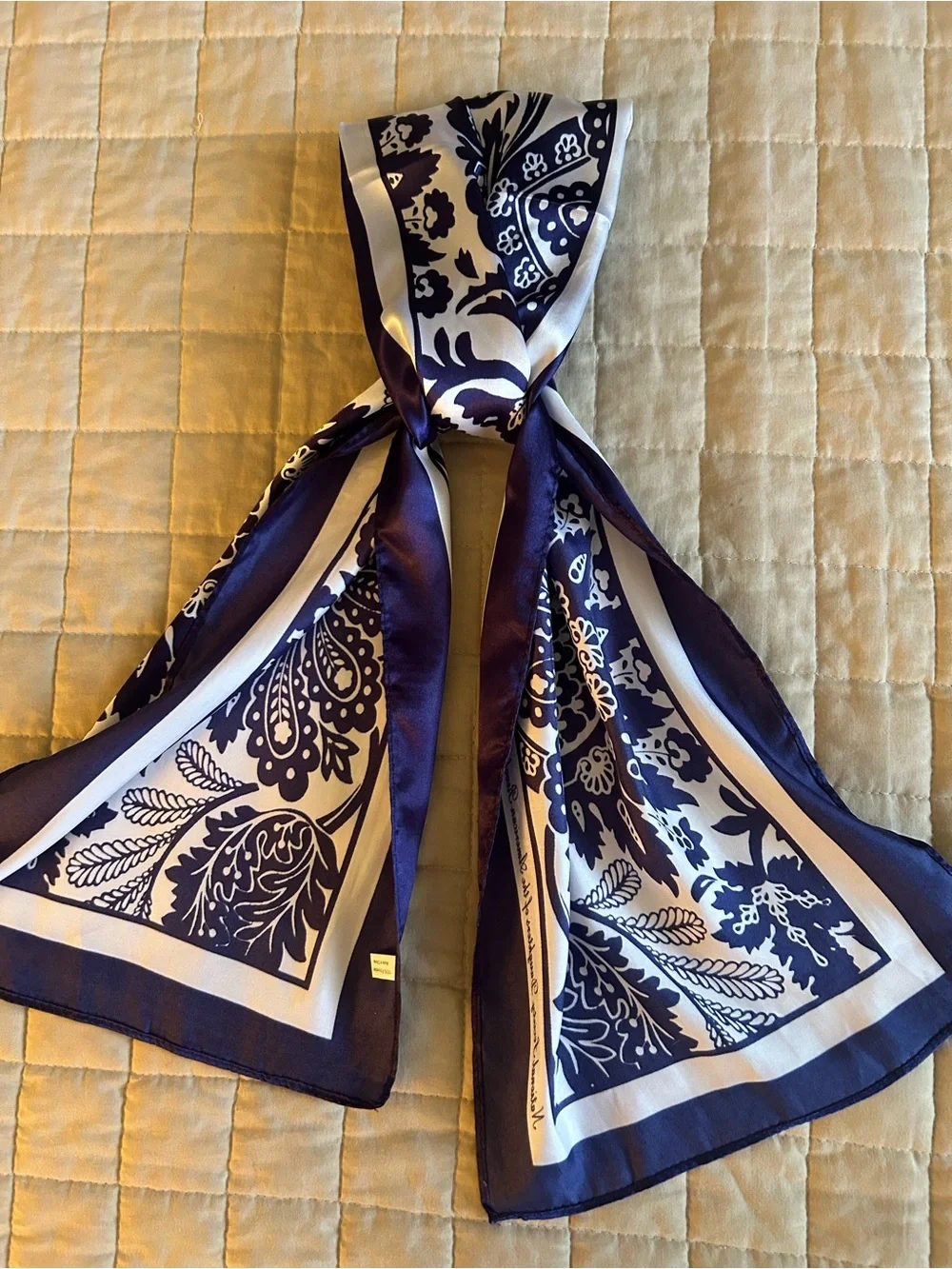 VTG DAR Silk-Feel Navy and White Paisley Scarf